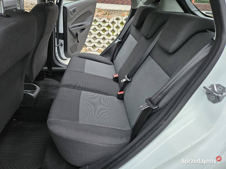 Ford Fiesta 2016 125 82 salon Polska
