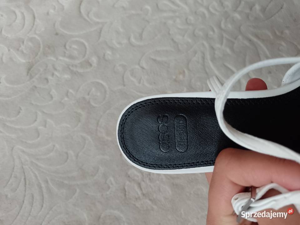 39 ASOS Design Białe czółenka wieczorowe z skóra ekologiczna Kraków
