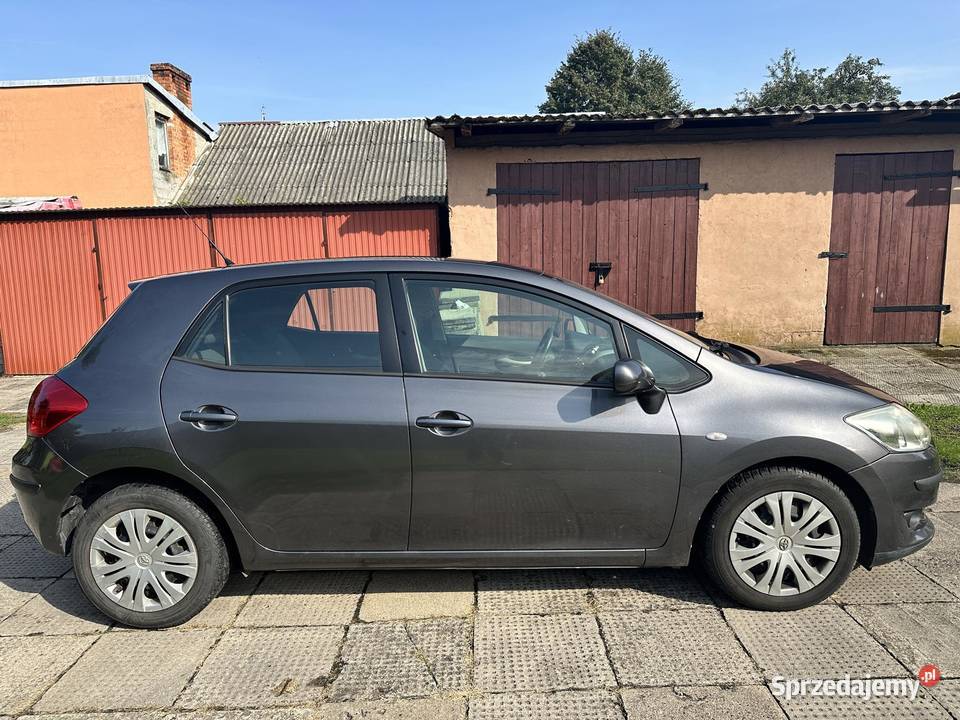 Toyota Auris nieuszkodzony Mirzec