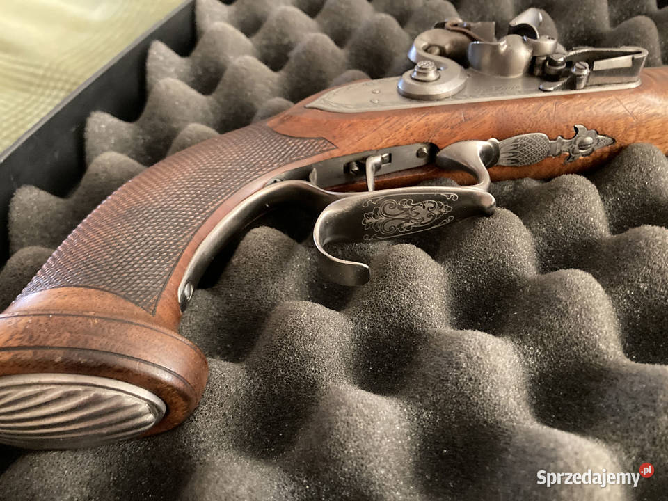 Pistolet skałkowy Le Page produkcji Pedersoli Wrocław