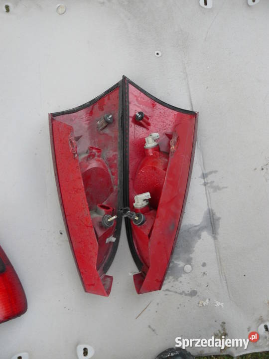 Lampa tylna prawa lewa Ford Focus mk1 9804