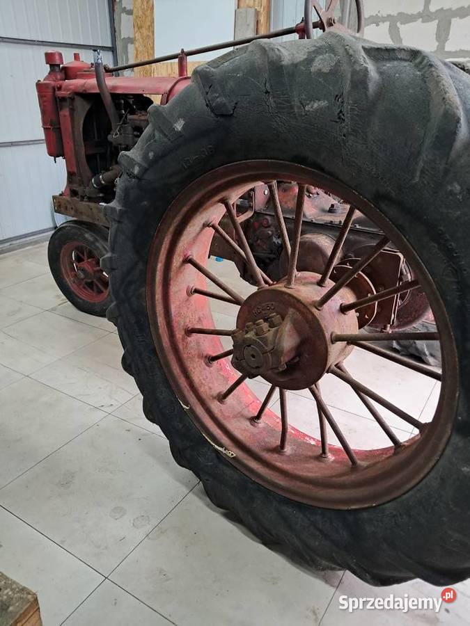 Traktor zabytkowy FARMAL F14 Gniewkowo