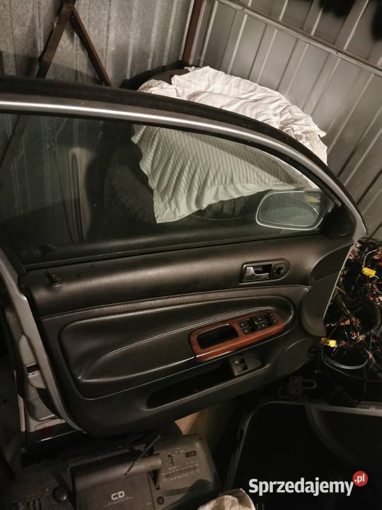 Sprzedam elementy karoserii Passat b5FL kombi Rok produkcji 2003 sprzedam