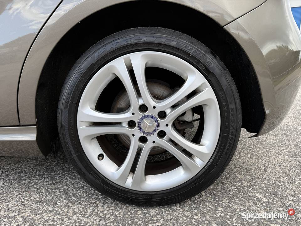 Mercedes A 16 BENZYNA Klimatronik Nawigacja Ledy 4/5