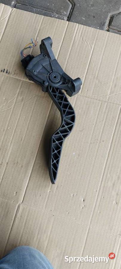Potencjometr pedał gazu KIA CERATO 3270002F200