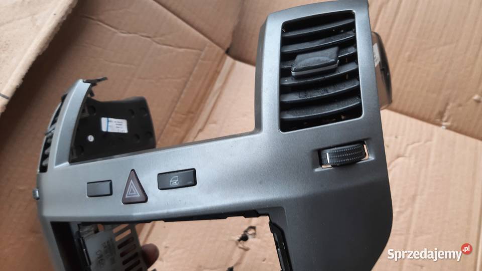 ramka panel kokpitu opel zafira b kratka Dębno
