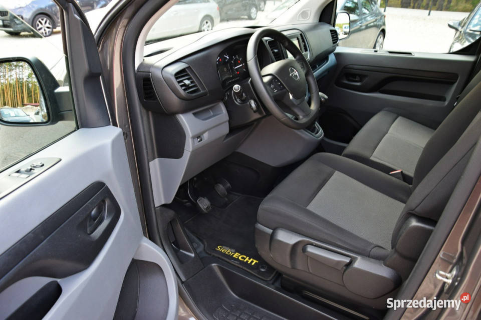 Opel Vivaro 20 CDTI 145 9 Osób Kamera LED czujnik zmierzchu sprzedam