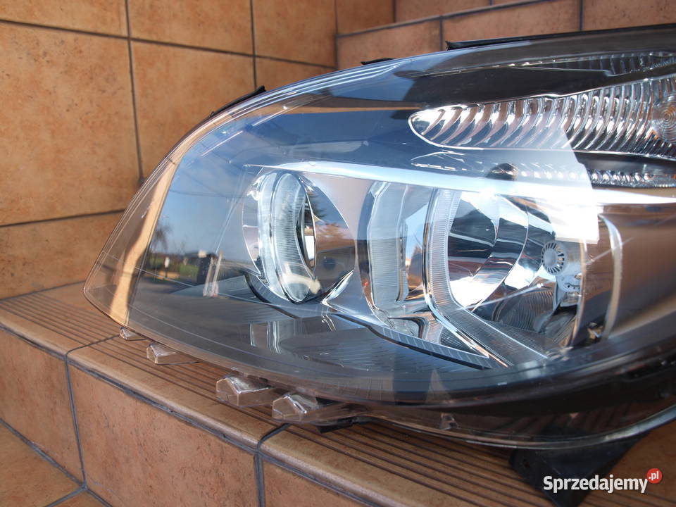 Mercedes B klasa lampa lewa przód 2011 2015r Lewe Oświetlenie Kalisz