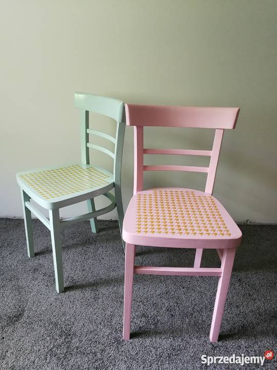 Krzesła w stylu prl w pastelowych kolorach Stoły, krzesła, biurka Rzeszów sprzedam