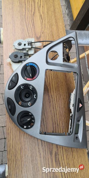 Panel środkowy ford Focus mk1 sprzedam