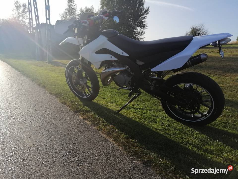 Derbi senda nieuszkodzony Zgłobień