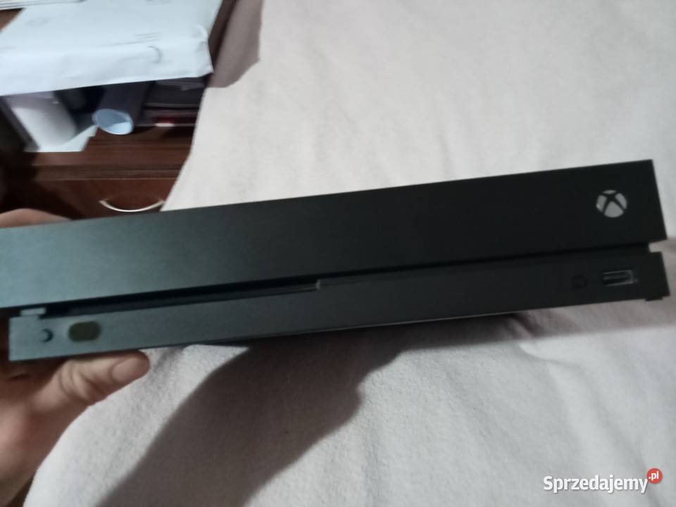 Sprzedam Xbox x 1tb