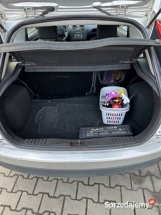 Ford Fiesta MK6 14 benzyna Rok produkcji 2006 sprzedam