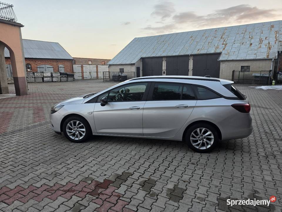 Opel Astra 12 Turbo Sports Tourer Bąków Górny