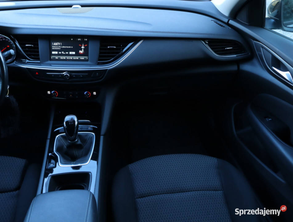Opel Insignia 15 CDTI światła przeciwmgielne
