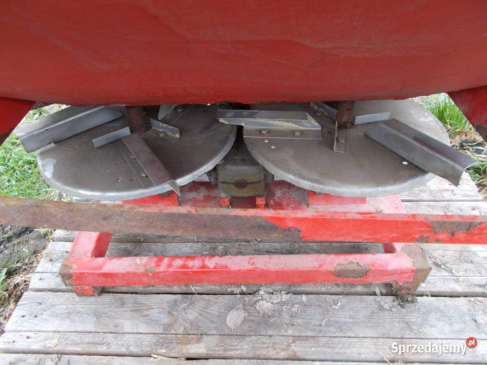 Rozsiewacz do Nawozu JARMET 600 l szer 15m Brzeg sprzedam