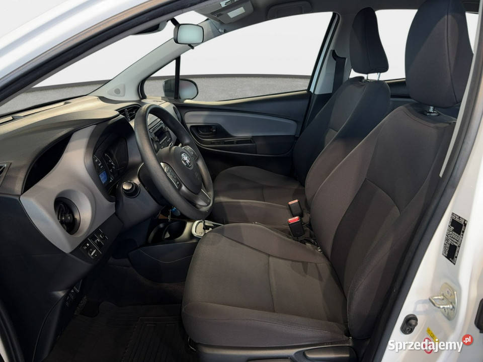 Toyota Yaris VAT 23 15 hybrid 100 eCVT 2017 r bluetooth Myślenice
