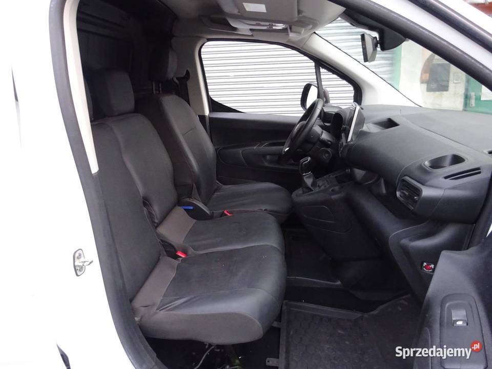 Berlingo long 40 nowe 3osobowy uszkodzony Jelcz-Laskowice