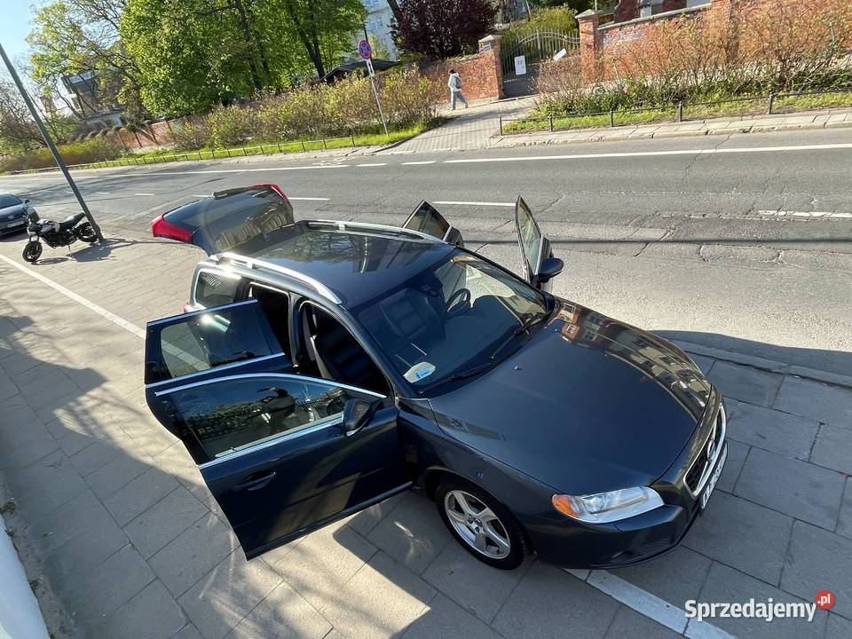 VOLVO V70 2013 D4 ZADBANE autoalarm Chylice