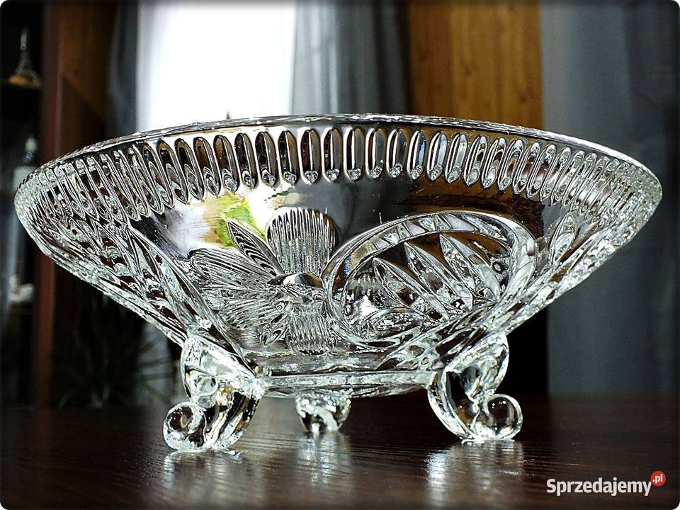 Patera Misa kryształowa na 3 ślimaczych nogach z