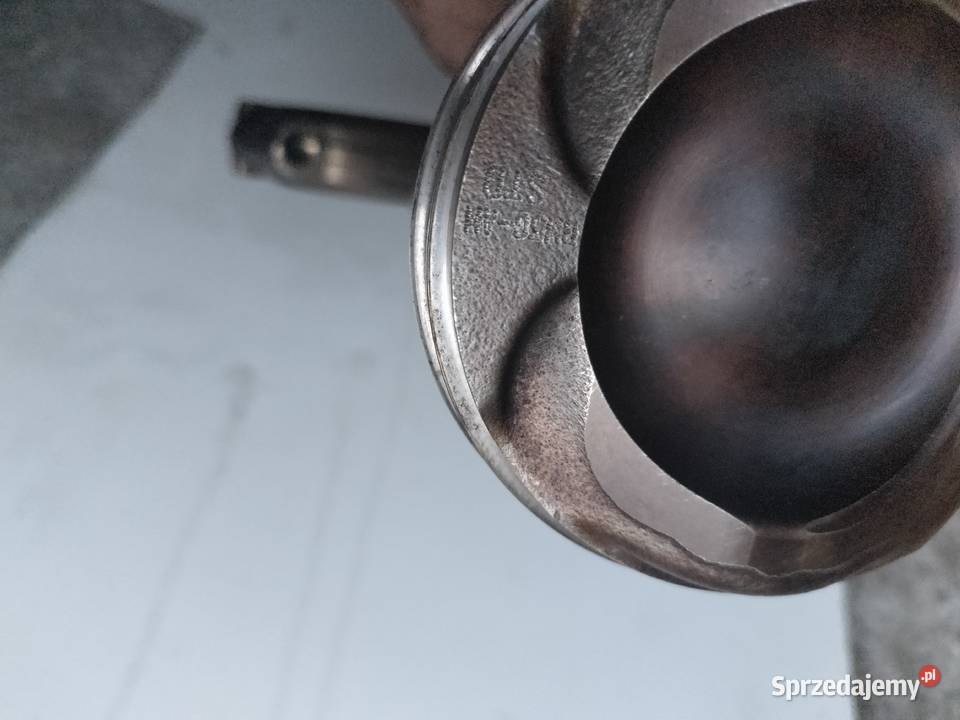 Tłoki 16 ecobost C Kuga 150 BM5GAE osobowe sprzedam