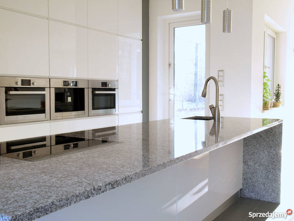 parapety z granitu strzegomskiego parapety z Wrocław