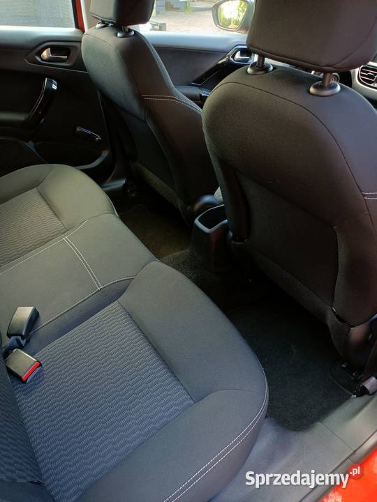 Peugeot 208 12 benzyna 2015 r lift bogata wersja czujnik deszczu Łódź sprzedam