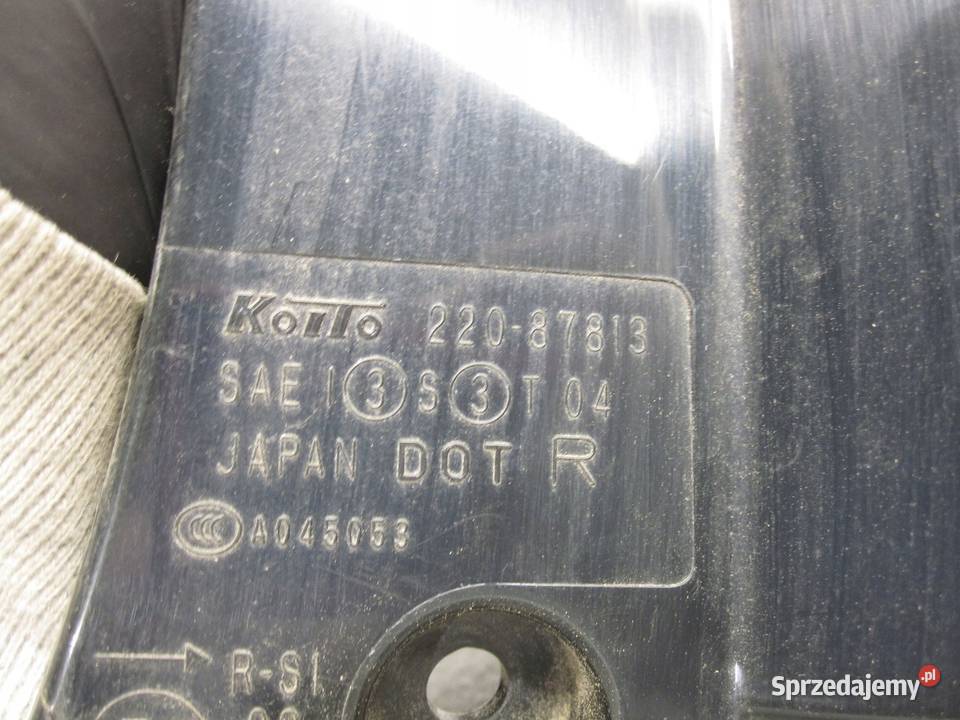 OUTLANDER LIFT II 11r lampa prawa tył 22087920 osobowe Kielce sprzedam