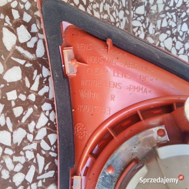 VW Golf V Lampa prawy tył tylna Europa Oświetlenie Dębica