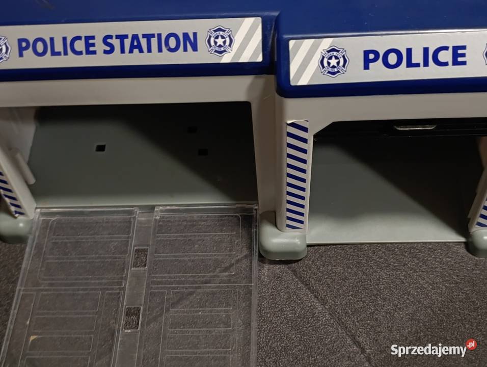 baza policyjna posterunek policji wóz policyjny Dla Dziecka