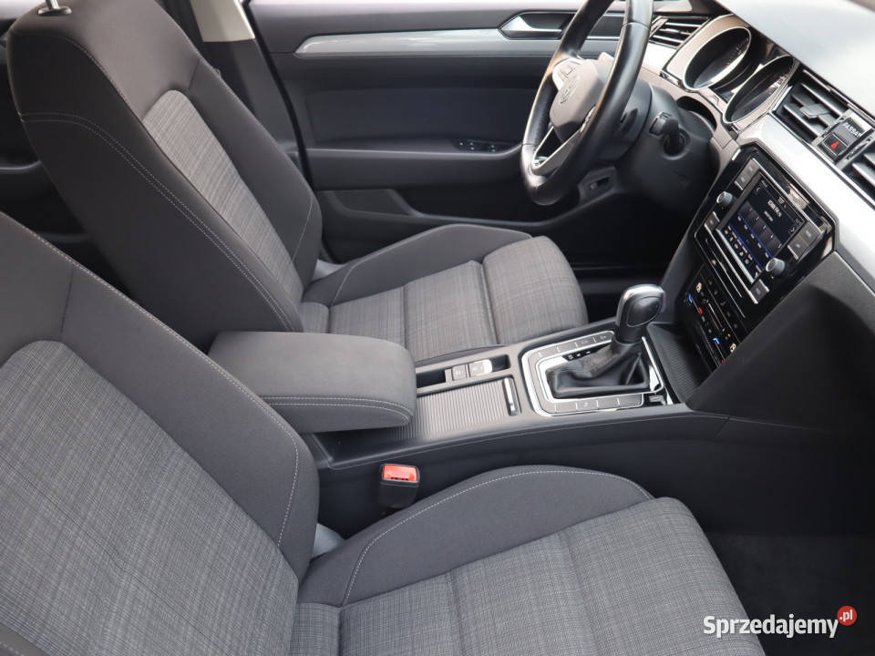 VW Passat 20 TSI czarny Katowice
