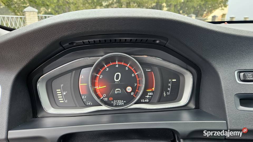 Volvo v60 T5 RDesigne bogata stan nieuszkodzony Marki