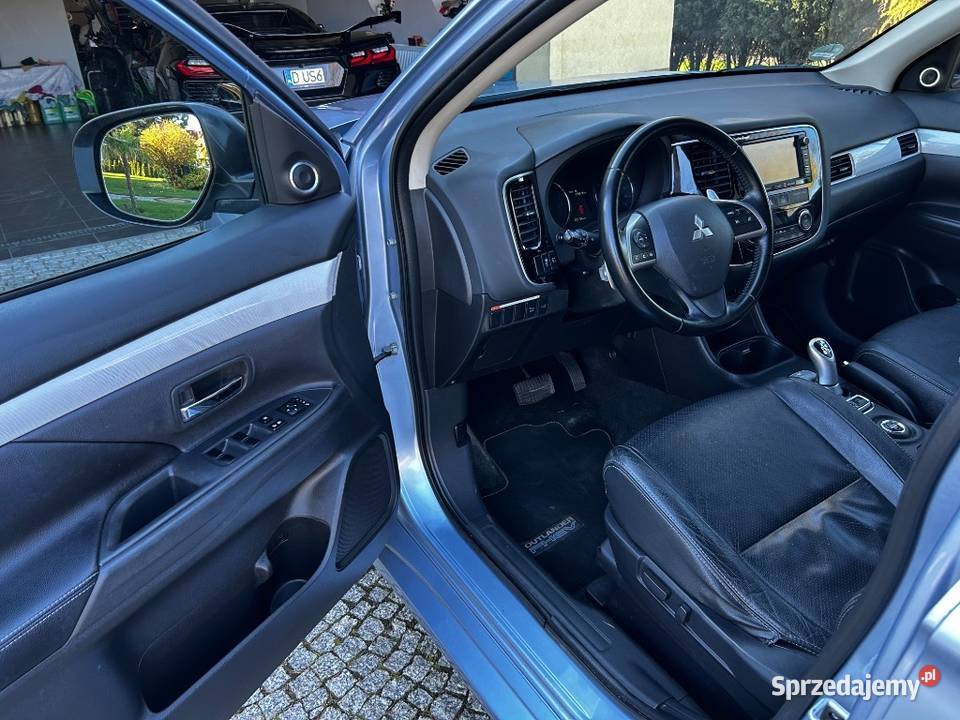 Mitsubishi Outlander 20 FV 23 nowy hybryda Wrocław
