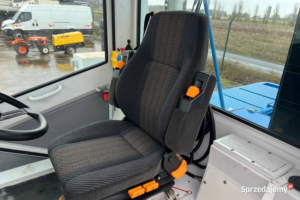 Ciągnik terminalowy Nicolas ASM14441 8x2x8 200 200h Kraków