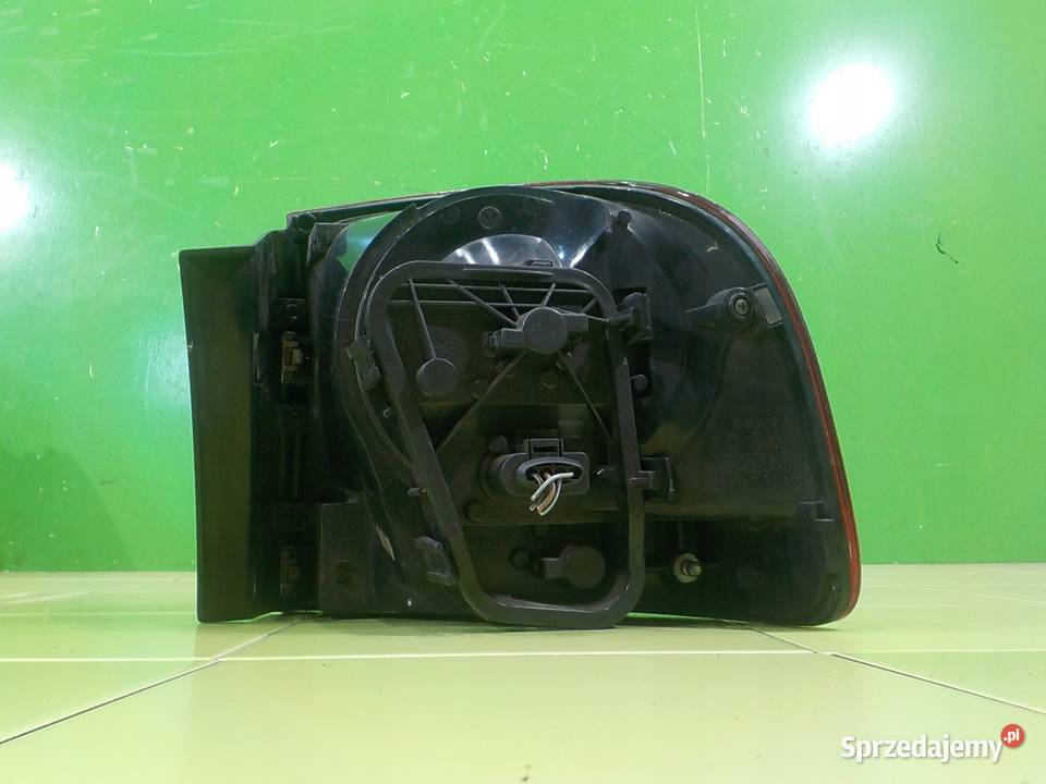 VW TOUAREG I LIFT 08r 5D lampa lewa tyl Suków