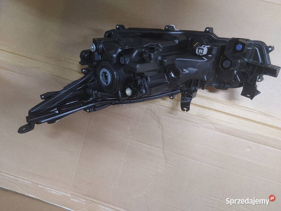 PRAWA LAMPA PRZEDNIA TOYOTA COROLLA XII E21 Włocławek
