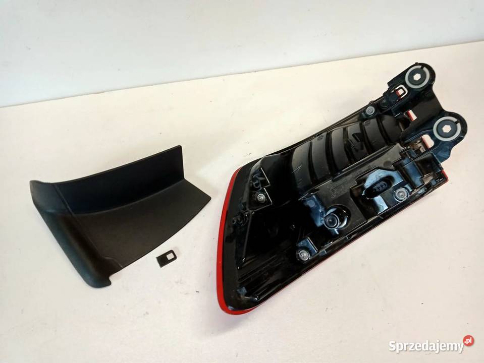 AUDI A4 B9 KOMBI LIFT LAMPA TYŁ PRAWA Rakoniewice