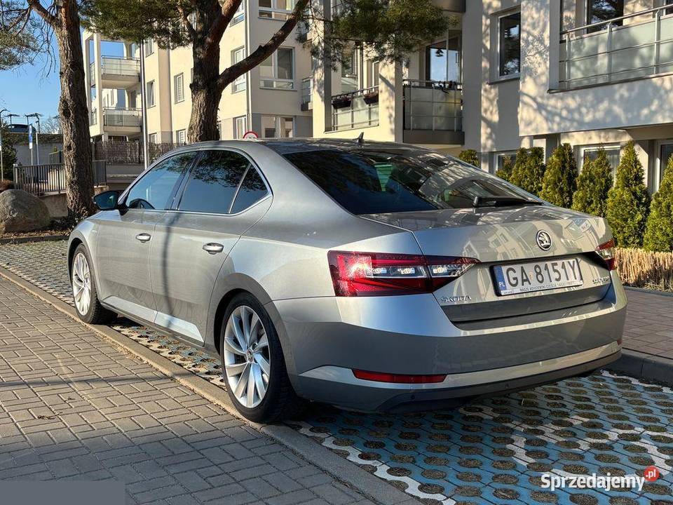 Skoda Superb 20 TSI 220 LK DSG 2016r