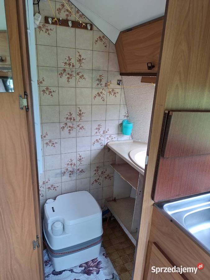 Zadbana przyczepa kempingowa z wygodami Ropczyce