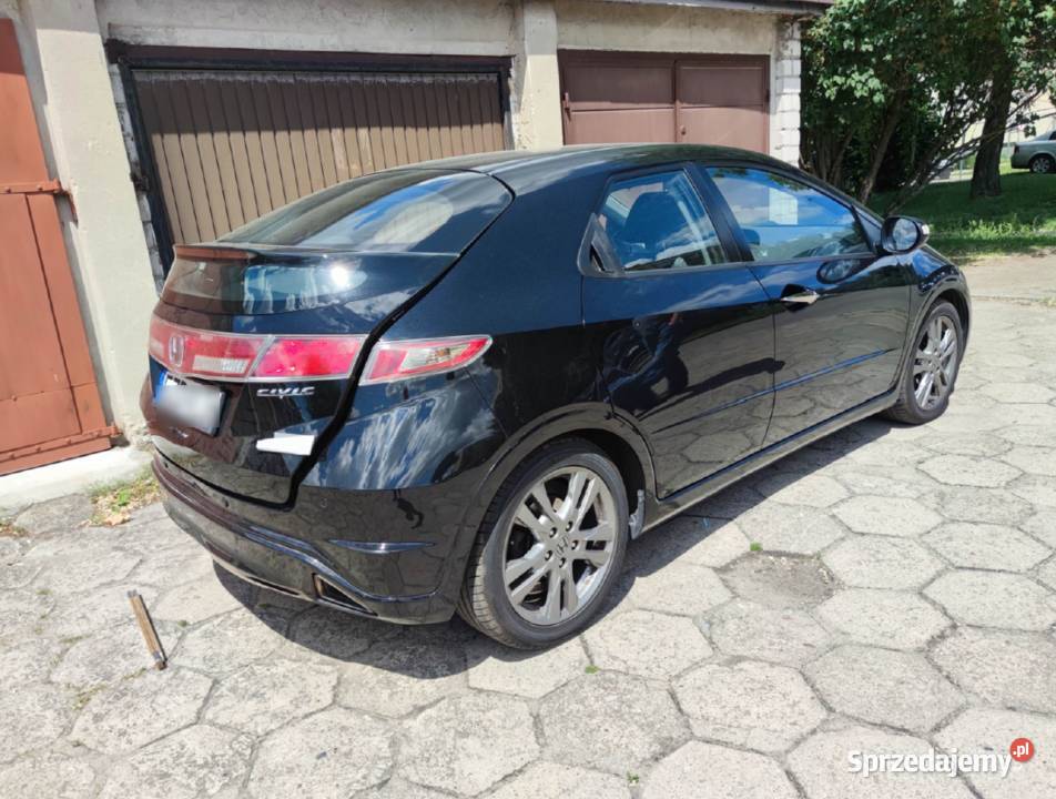 Honda Civic VIII 18 UFO iVTEC SPORT GT 2010 manualna