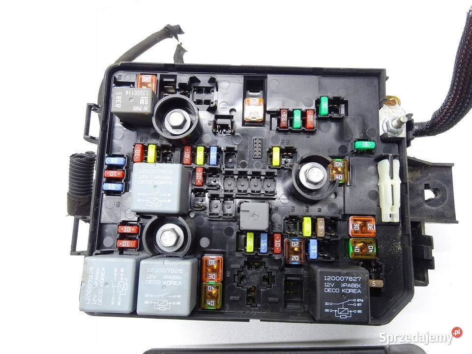 SKRZYNKA BEZPIECZNIKÓW 39068005 OPEL CORSA E 14 sprzedam