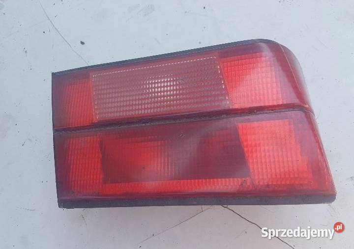 LAMPA BMW E34 PRAWY TYŁ W KLAPĘ Pozostałe Radom