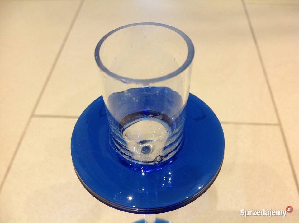 Świecznik Szklany w Kolorze Kobaltowym Vintage Nowa Sól sprzedam