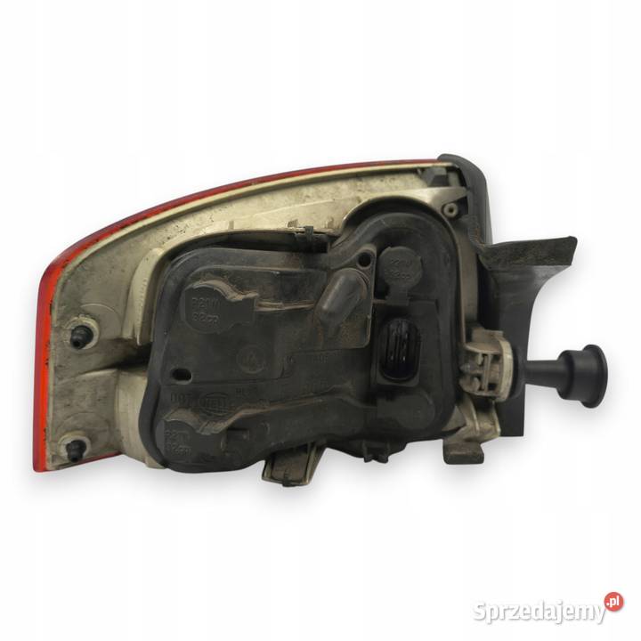LAMPA PRAWA Audi A4 B7 sedan 0408 tylna tylnia osobowe Chełm
