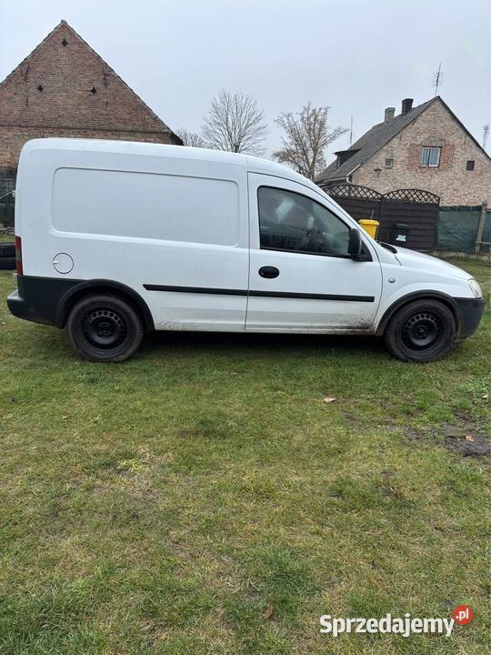 Sprzedam Opla combo 2007 r kupiony w Polsce Police sprzedam