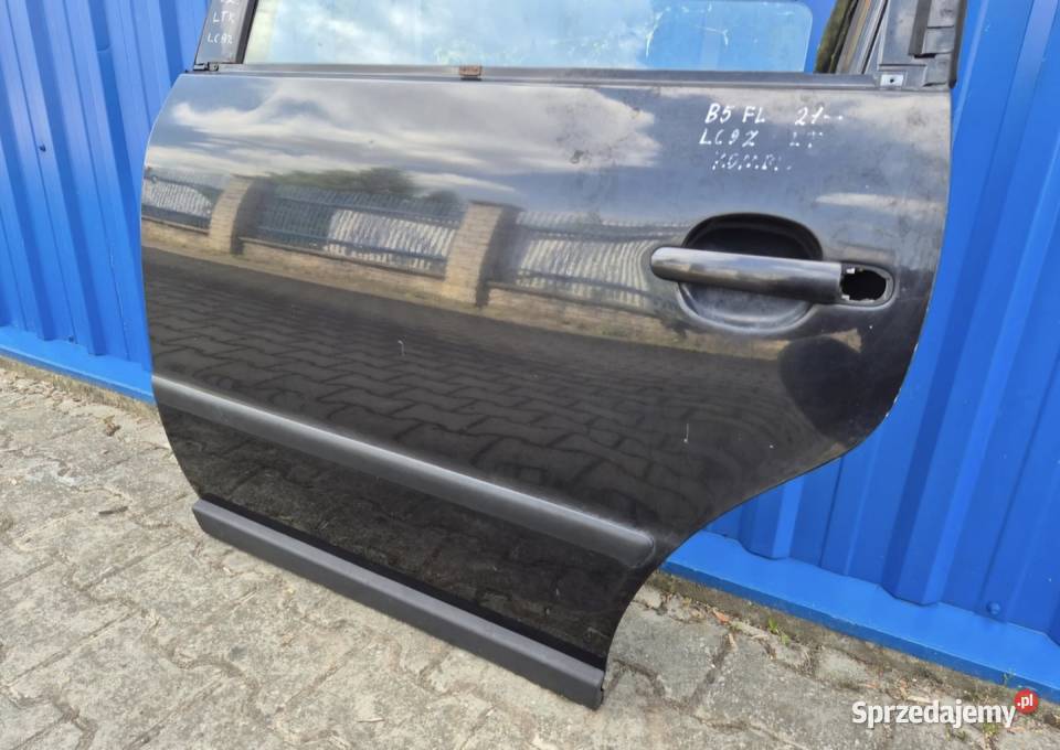 DRZWI TYŁ LEWY LEWE VW PASSAT B5 FL KOMBI LC9Z osobowe Działoszyce