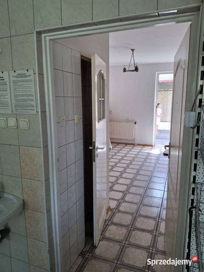 Lokal 107 M2 oferuję wynajm wspólnika do Chełm