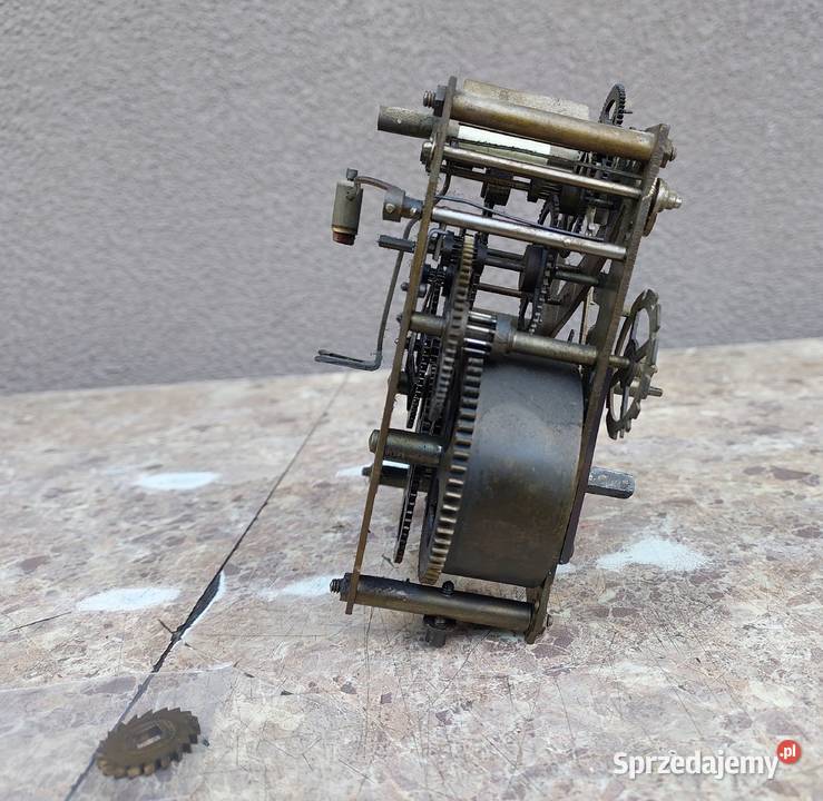 807 Mechanizm starego zegara ściennego Kienzle Tczew
