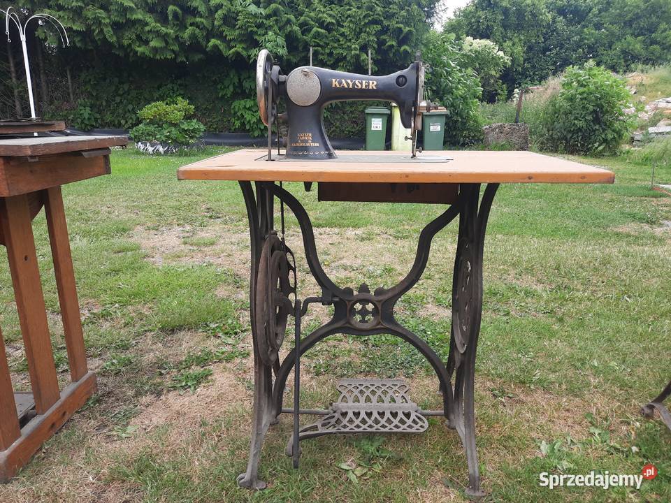 Stare maszyny do szycia Strojec