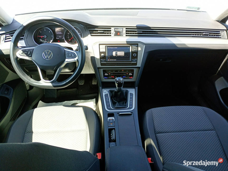 Volkswagen Passat Variant 20 TDI150 Evo Essence światła LED Poznań